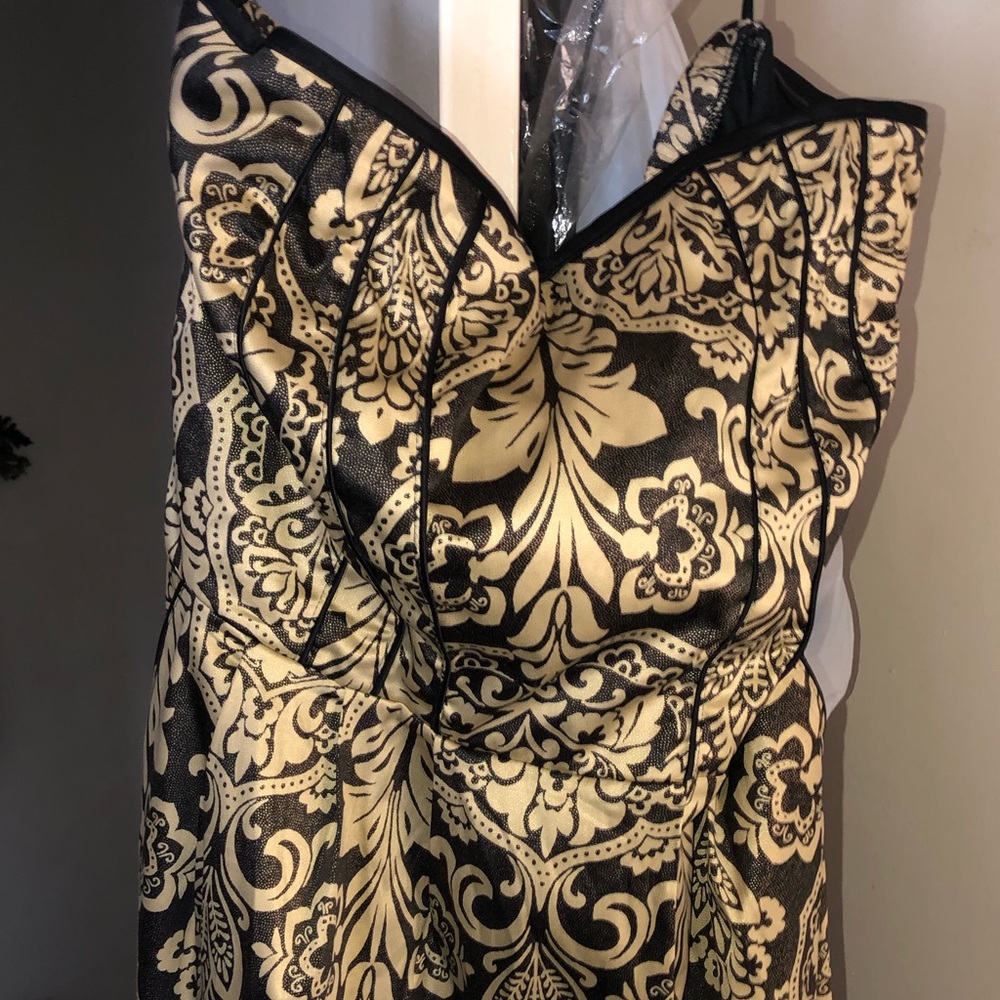 Elegant gold and black mini